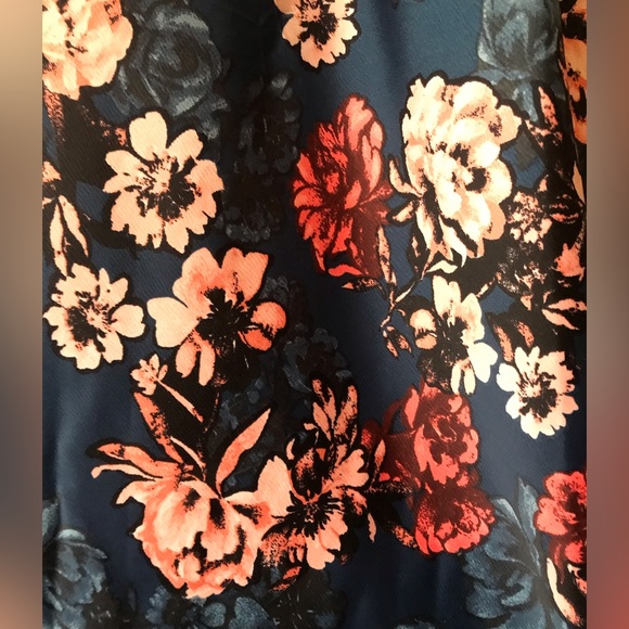 Floral skirt -Gibson New with Tags - Picture 4 of 7